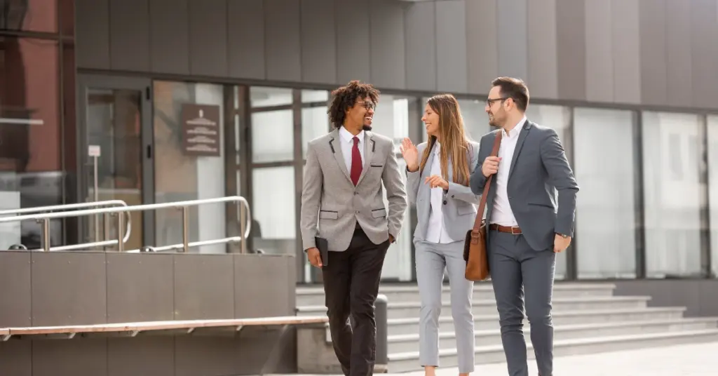 transporte de empresa en barcelona: por qué elegir minibuses y autocares