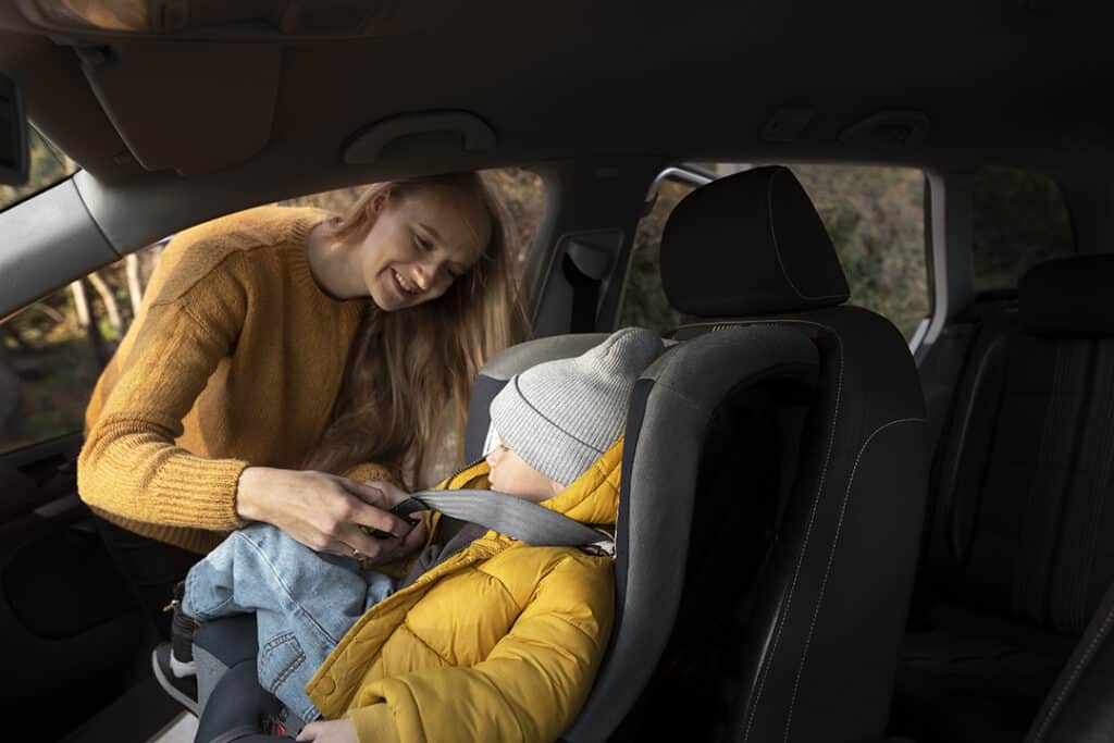 Puede llegar a ser un reto viajar en auto con niños, sin embargo te damos herramientas para que lleves a cabo un viaje sin preocupaciones y memorable en familia.